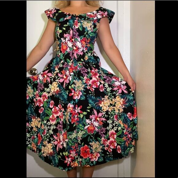 Pin Up Girl Vintage Style Floral Summer Midi Dress - Picture 4 of 10